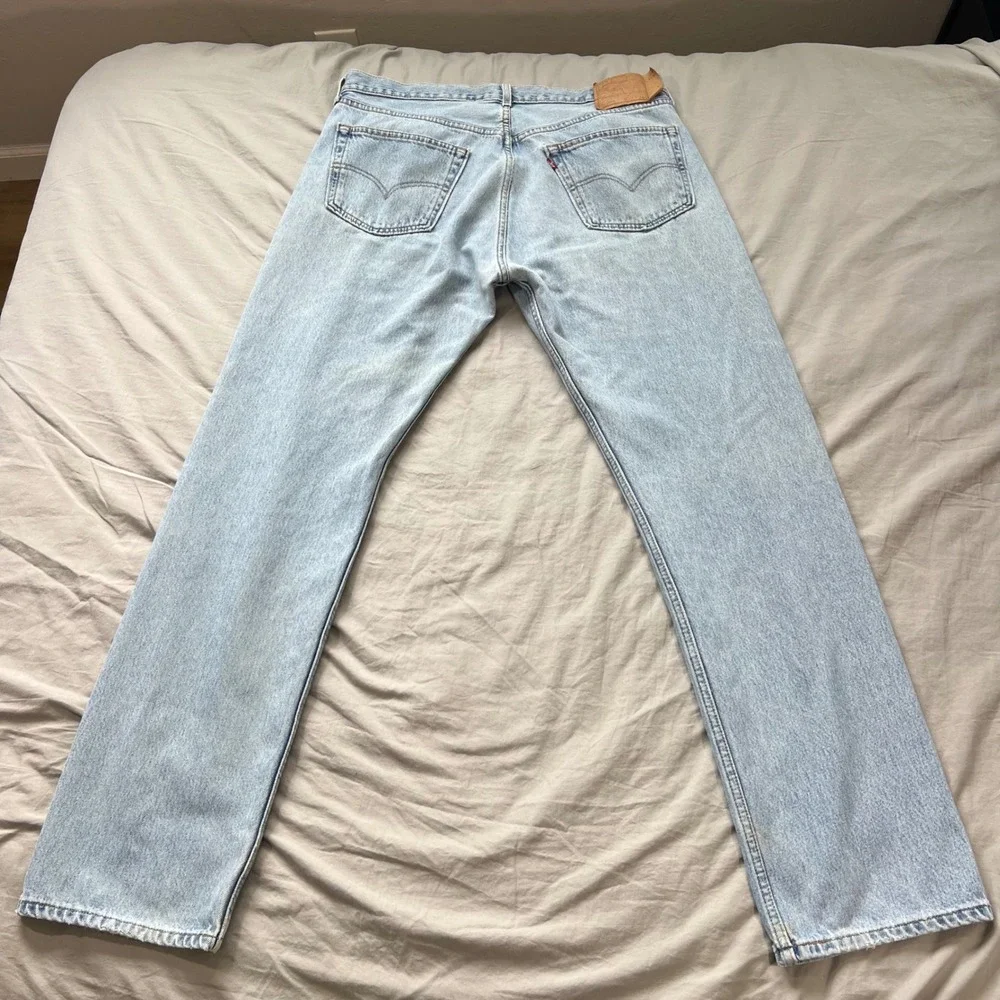 Vintage LEVI'S 501 Jeans Mens‎ 38X34 Light Wash Straight Leg Denim 2005 Stained